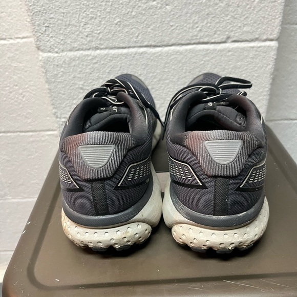 Brooks Dark Gray Running Shoes main image 7